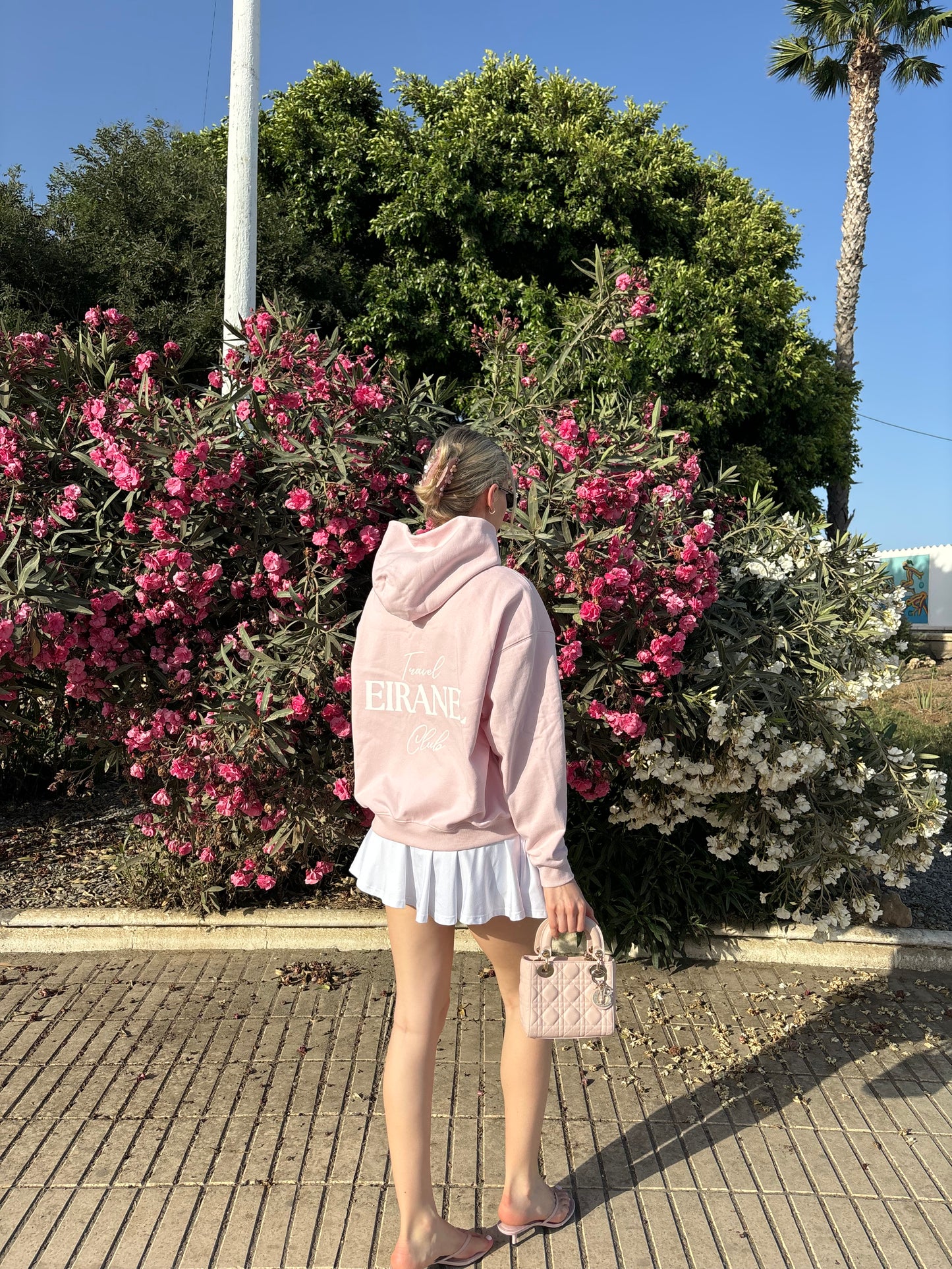 Eiranel Travel Club Hoodie Pink